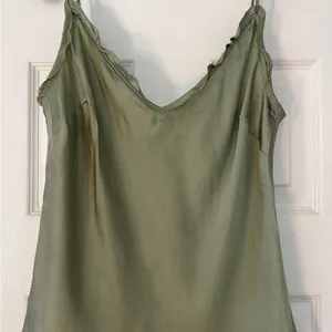 Wilfred by Aritzia‎ Olive Green Cupro Camisole Size Medium thumbnail 2