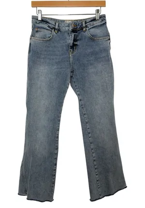 Free People Women‎ 28R Mid Rise Cropped Flare Distressed Hems Boho Hippie Jeans thumbnail 1