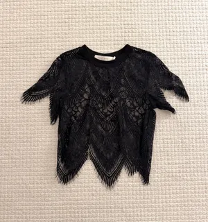 Black lace Crop top thumbnail 2