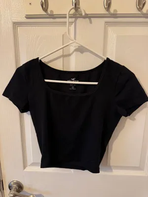 Hollister Crop Top Black thumbnail 2
