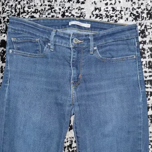 Levi’s 711 Skinny Jeans Size 27 Eternal Indigo Mid-Wash NWOT thumbnail 10