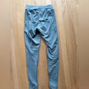 Gymshark women’s  Teal Leggings thumbnail 2