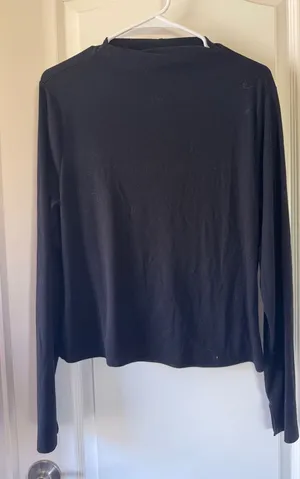 Old Navy Black Long Sleeve Crewneck Tee Top / D26 thumbnail 1