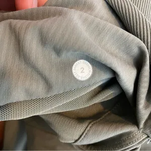 Lululemon Beyond the Studio Jogger Grey Sage size 2‎ Athleisure on the go Gorp thumbnail 6