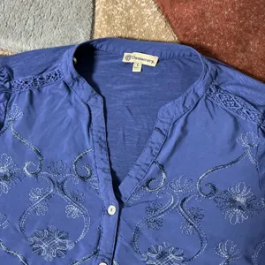 Democracy Boho Embroidered Blouse Women L Blue Puff Sleeve Button Front V-Neck thumbnail 4