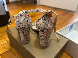 Heels Multiple Size 6 thumbnail 3