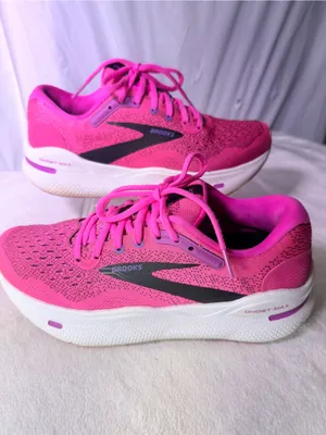Brooks Ghost Max Women's Running Shoe - Hot Pink & Black thumbnail 2