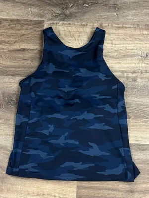 Athleta Conscious Blue Camo Crop Tank Top Women’s Small thumbnail 2