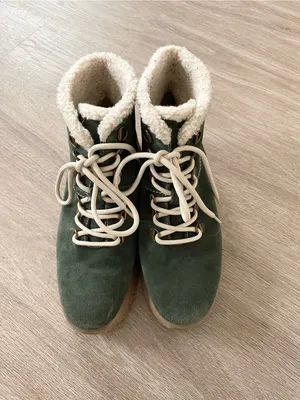 White Mountain Dark Green Leather Faux Fur Lace-Up Boots with Tan Sole thumbnail 8