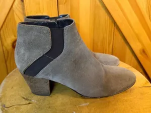 Aquatalia Womens Suede Booties Ankle Boots Brown Size 6 thumbnail 1