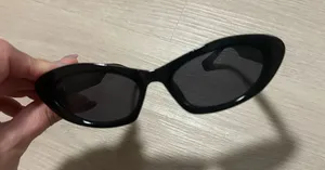 Black sunglasses thumbnail 1