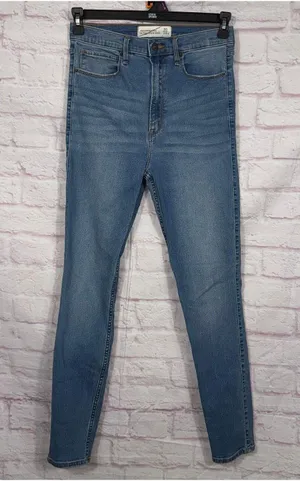 Abercrombie & Fitch Ultra High Rise Jeans 30/10R thumbnail 1