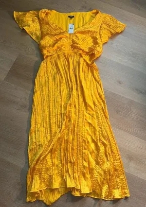 NWT Express Midi Dress thumbnail 1