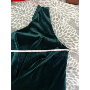 Lulus Velvet One Shoulder Dress XS Jewel Tone Emerald Green Pleated Cocktail NWT thumbnail 7