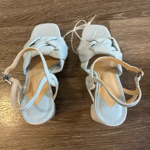 Antonio Melani Mya Linen Braided Platform Sandals in Light Blue thumbnail 5