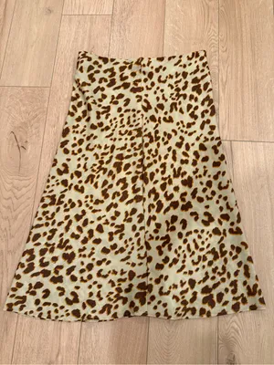 By Together Leopard Print A-Line Midi Skirt in Beige and Brown Size L thumbnail 3