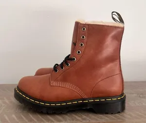 Dr. Martens 1460 Serena Faux Fur Lined Lace Up Women's Boot Size 8 #591 thumbnail 3