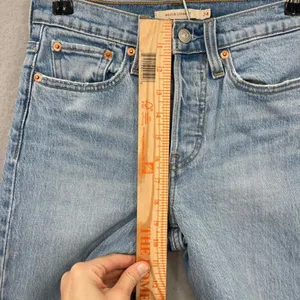 Levis Jeans Womens 24 Light Blue Wedgie Straight Distressed Button Fly Raw Hem thumbnail 7