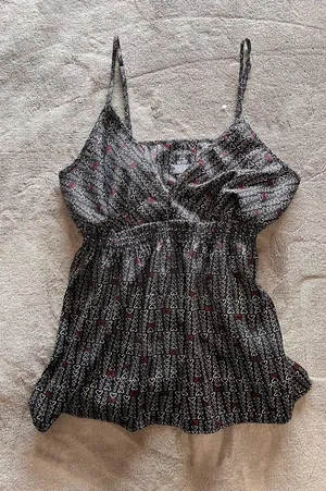 ENCHANTING Hearts Flowy Women’s Silky Satin Y2K Babydoll Tank Top Sz M EUC thumbnail 1