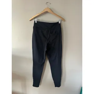 Old Navy Extra High-Waisted CloudComfy Jogger Leggings Black Size M thumbnail 6