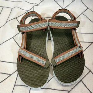 Teva Midform Universal Sandals Size 8 Green Mesh Platform Strappy‎ 1102451 READ thumbnail 8