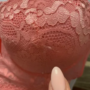 Black Fuchsia Peach Colored Lace Bra With 6 Rows Of Claps Size 34B thumbnail 4