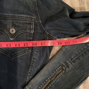 80s/90s Retro Levis Women Dark Wash Denim Trucker Jacket Zipper‎ Cuffs Size M thumbnail 5
