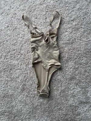 SKIMS Seamless Sculpt Bodysuit Thong thumbnail 4