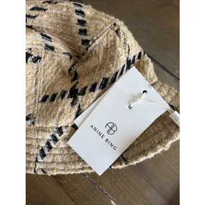 Anine Bing Cleo Bucket Hat Womens Size‎ M/L Tan Black Plaid Tweed Wool Blend thumbnail 3