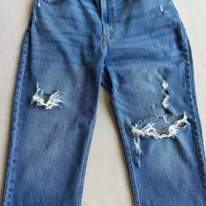 Abercrombie & Fitch Distressed Curve Love Ultra High Rise Straight Jean thumbnail 3