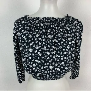 Brandy Melville 3/4 Sleeve Crop Top Off Shoulder Y2K Trendy Soft‎ Girl Aesthetic thumbnail 2