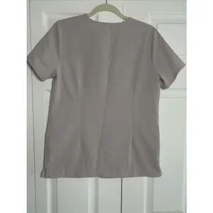 FIGS Casma Scrub Top Womens Size S Grey V-Neck FIONx Short Sleeve Medical Pocket thumbnail 5