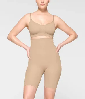 NWOT Skims Shapewear Seamless Sculpt High Waist above‎ the knee Short Size S thumbnail 1