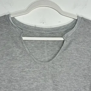Unbranded Gray Thermal Waffle‎ Knit Cutout Neck Pullover Top Raw Hem thumbnail 4