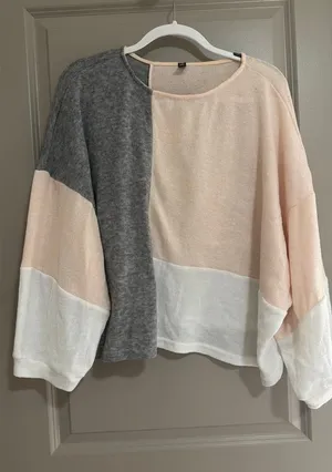 Sweater Multiple Size M thumbnail 1