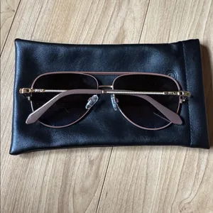 Quay NWOT high key twist Sunglasses thumbnail 2