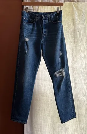 Levi's Premium Wedgie High‎ Rise Jeans Distressed Ripped Knee Dark Denim Size 28 thumbnail 1