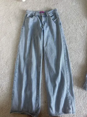 Edikted Raelynn Low-Rise Jeans thumbnail 1