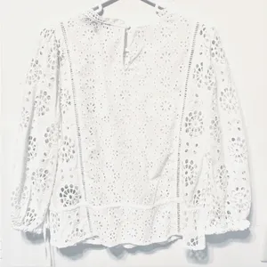 Banana Republic White Eyelet Embroidered Blouse XS thumbnail 3