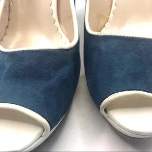 Love Made In Italy Blue Suede Peep-Toe Pumps With White Leather Trim (40) thumbnail 11