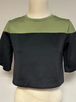 Nike Crop Top thumbnail 2