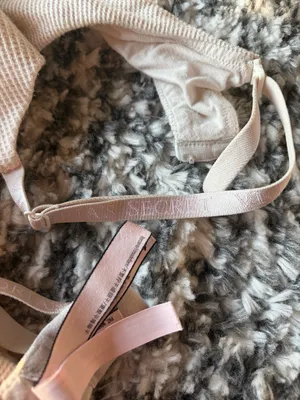 Victoria's Secret Bra thumbnail 3