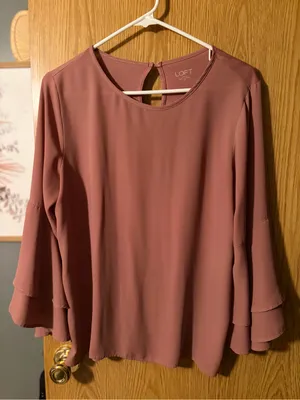 LOFT Women's Dusty Rose Ruffle Sleeve Blouse Med thumbnail 1