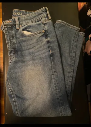 American Eagle jeans, size 6! thumbnail 1