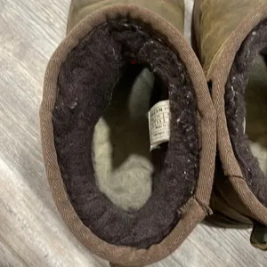 UGG Classic Mini Leather Bomber Boot thumbnail 7