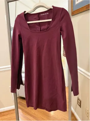 Women's Abercrombie & Fitch Burgundy Long Sleeve Mini Dress Size S thumbnail 1