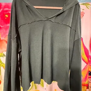 S178. Ces Femme green long sleeve top with hood. Size L thumbnail 1