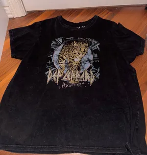 Def Leppard Tee Graphic thumbnail 1