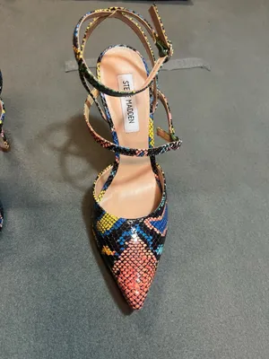 Steve Madden Multi-Color Snakeskin Pointed Toe Ankle Strap Pumps Size 9M thumbnail 4