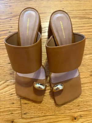 NWOB Anthropologie Tan Leather Block Heel Toe-Ring Slides with Gold Accents thumbnail 3